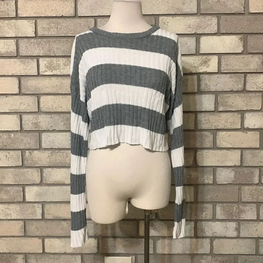3for$20 cropped sweater large